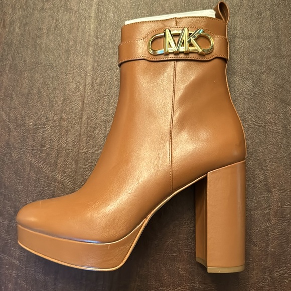 Michael Kors Parker Platform Bootie - Picture 14 of 16